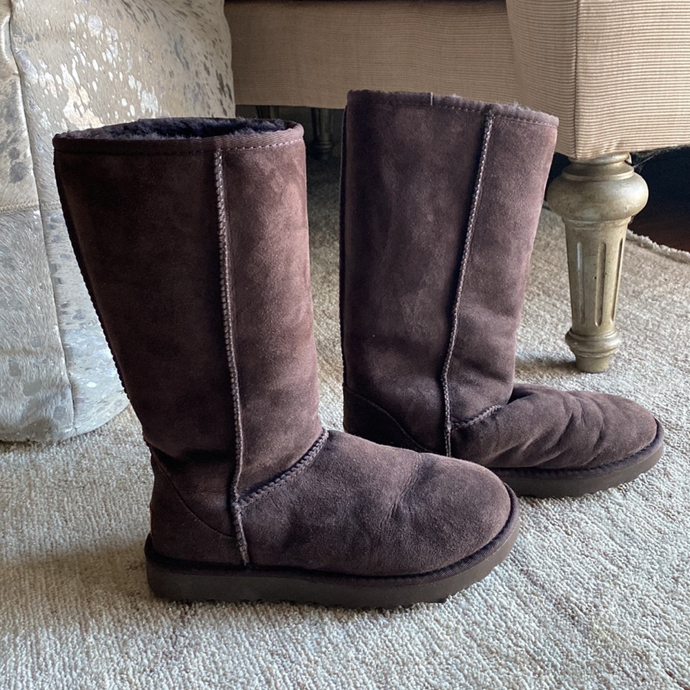 Chocolate brown tall Uggs 7 boots